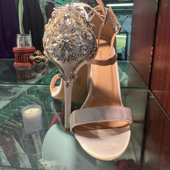 Stunning Embellished Ivory Wedding Heels - Picture 14 of 15